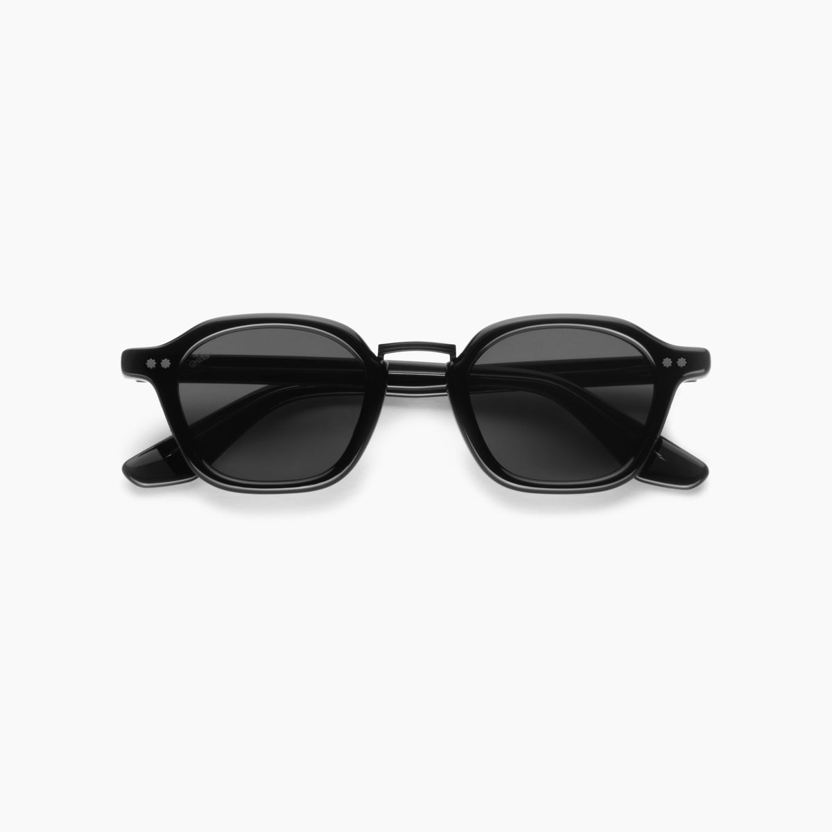 Iris — Black / Black