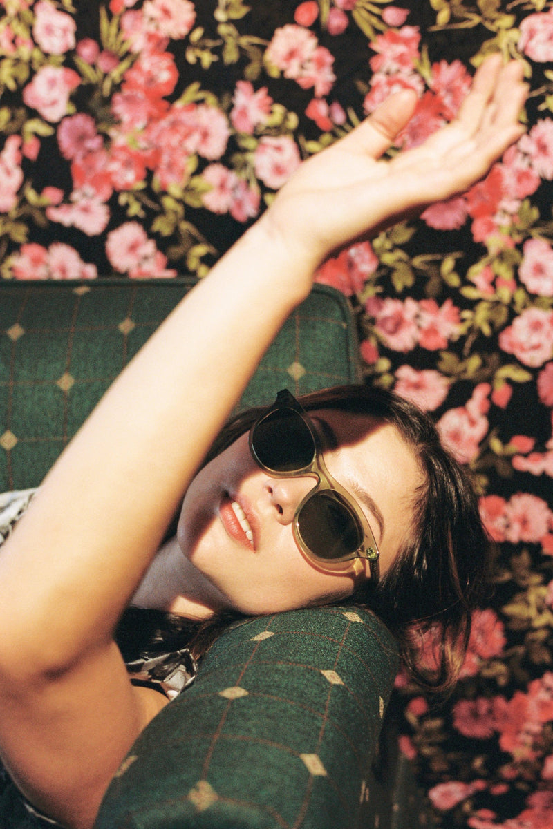 Raised by Wolves &amp; AKILA Go Translucent 夏のサングラスコラボ