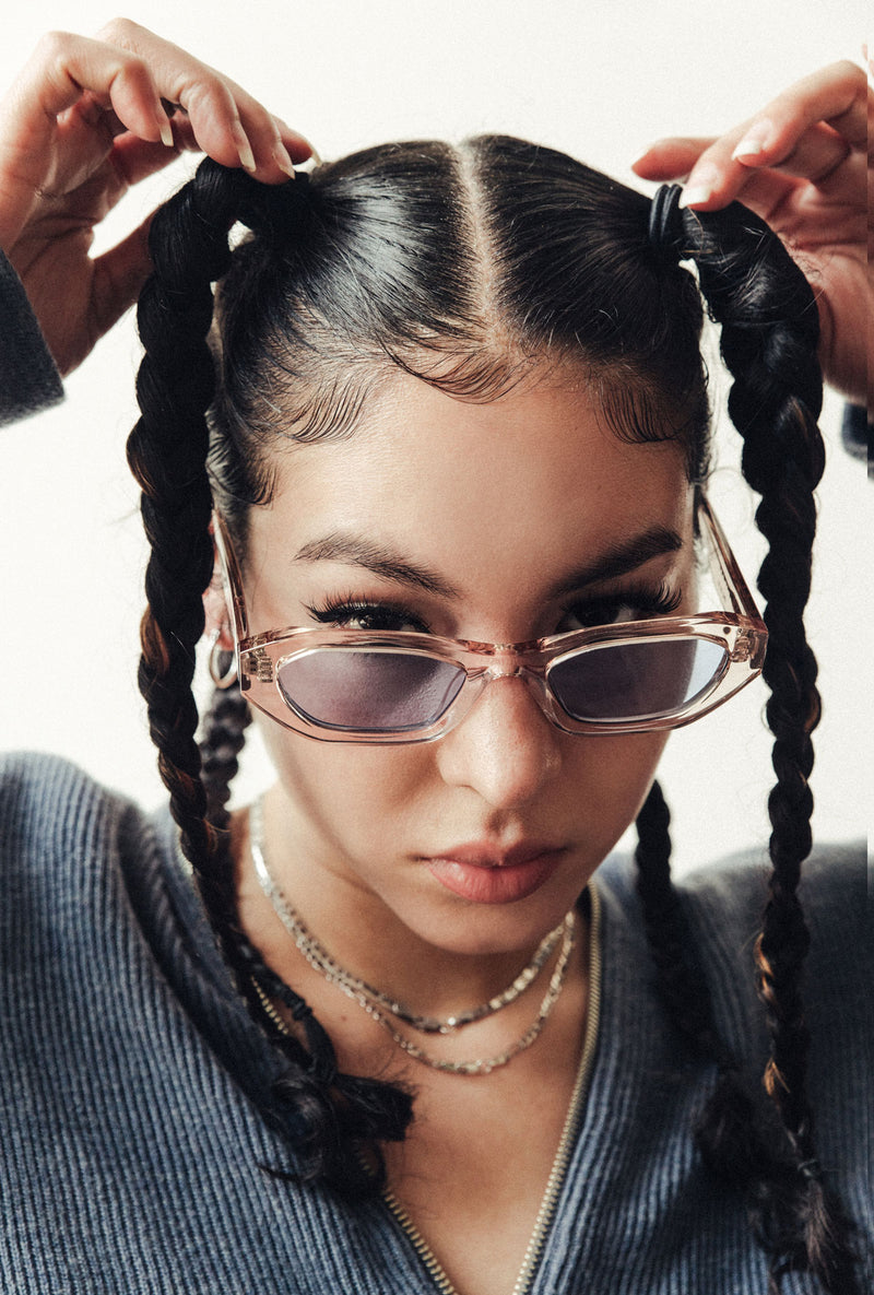 サンブルー×AKILA