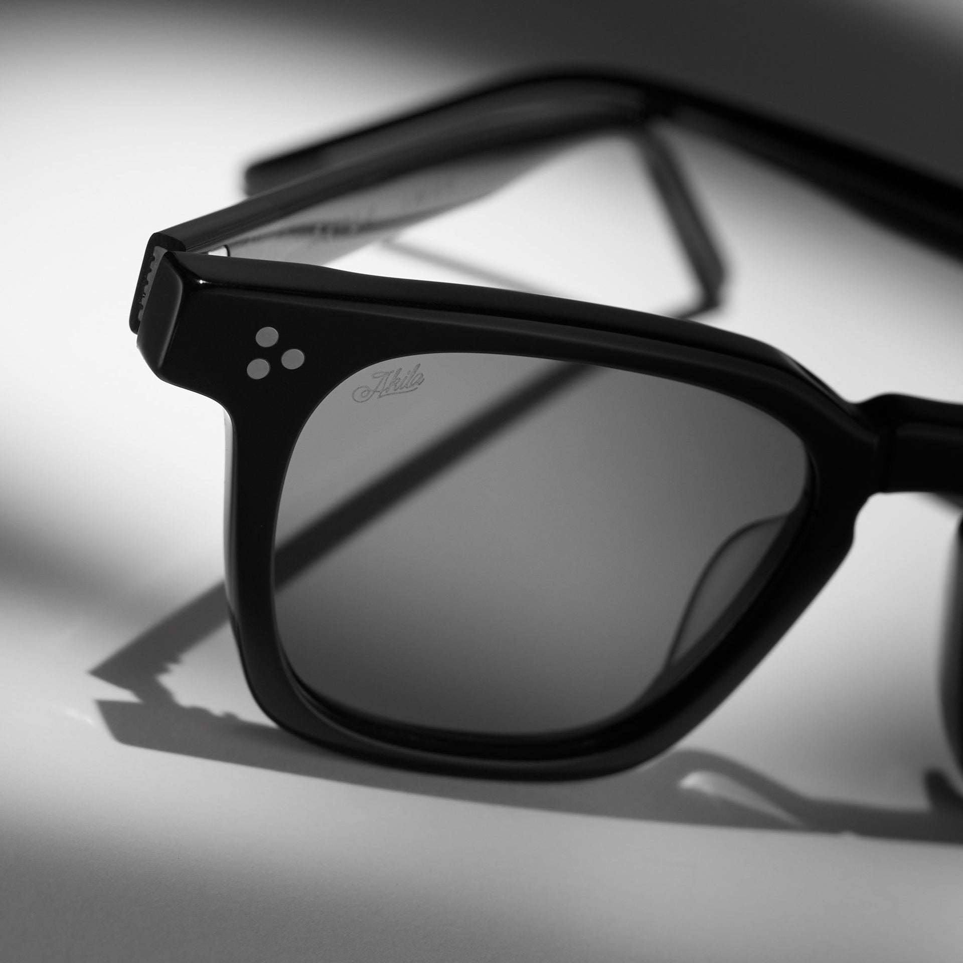 Black / Black