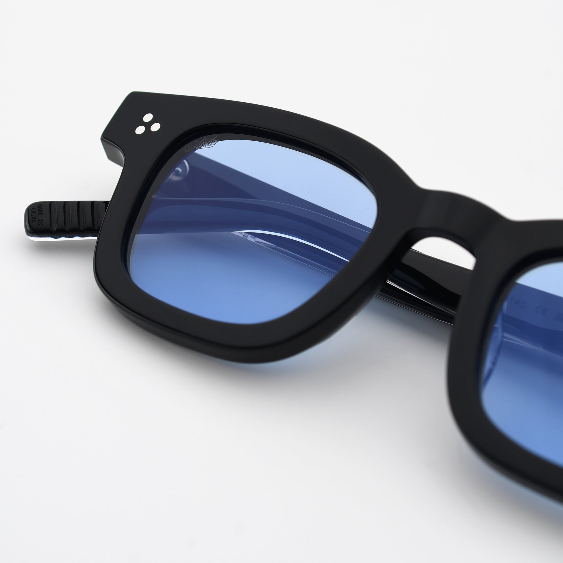 Black / Sky Blue