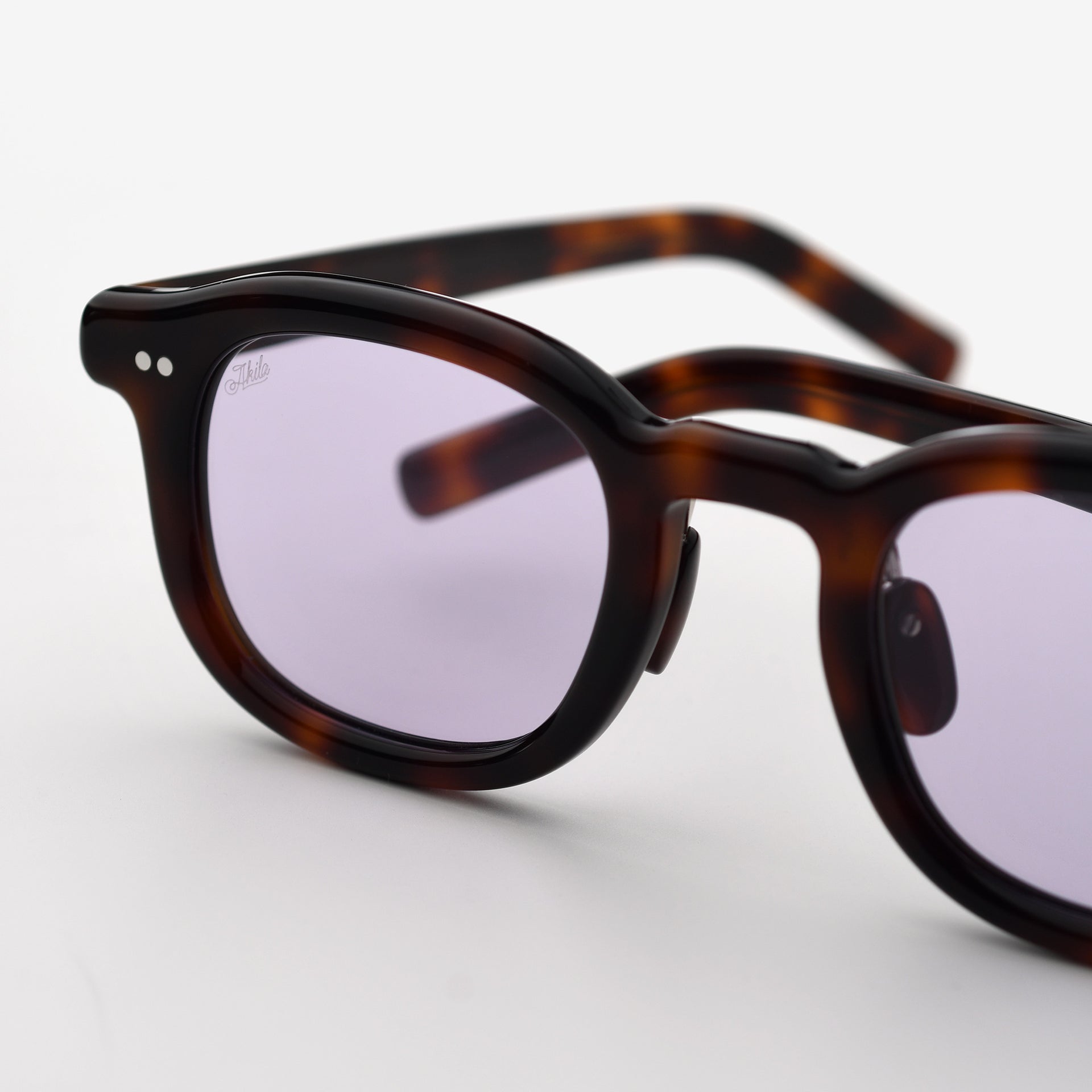 Chestnut Tortoise / Light-Adaptive Purple