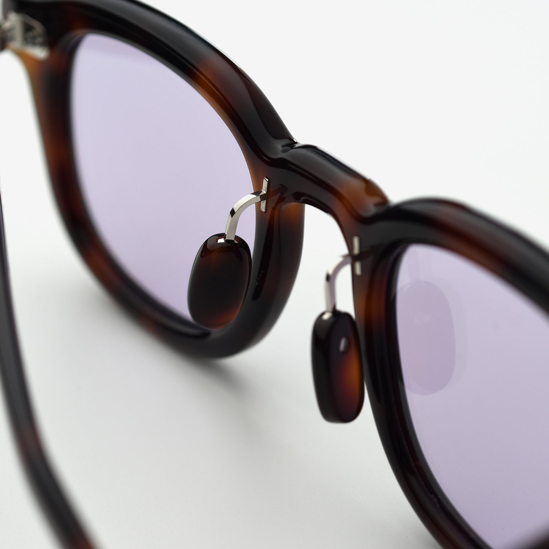 Chestnut Tortoise / Light-Adaptive Purple