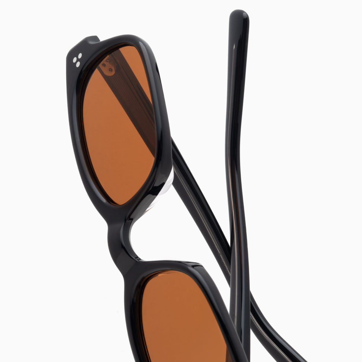 Black / Amber