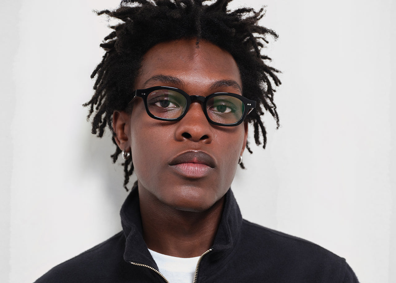 モダンアイウェア – AKILA